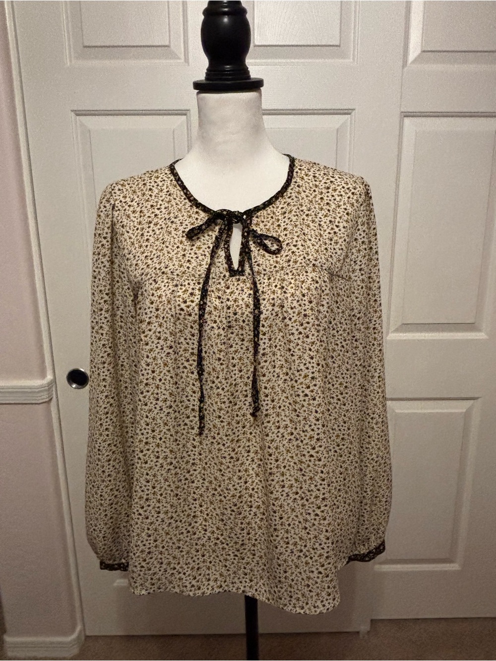 DownEast Cream Floral Boho Peasant Blouse with Black Trim